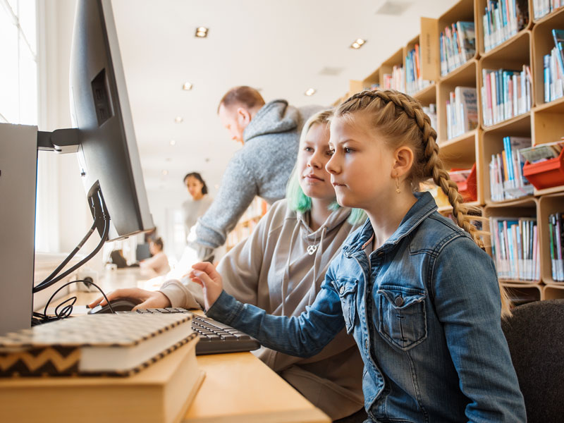 kid using a computer